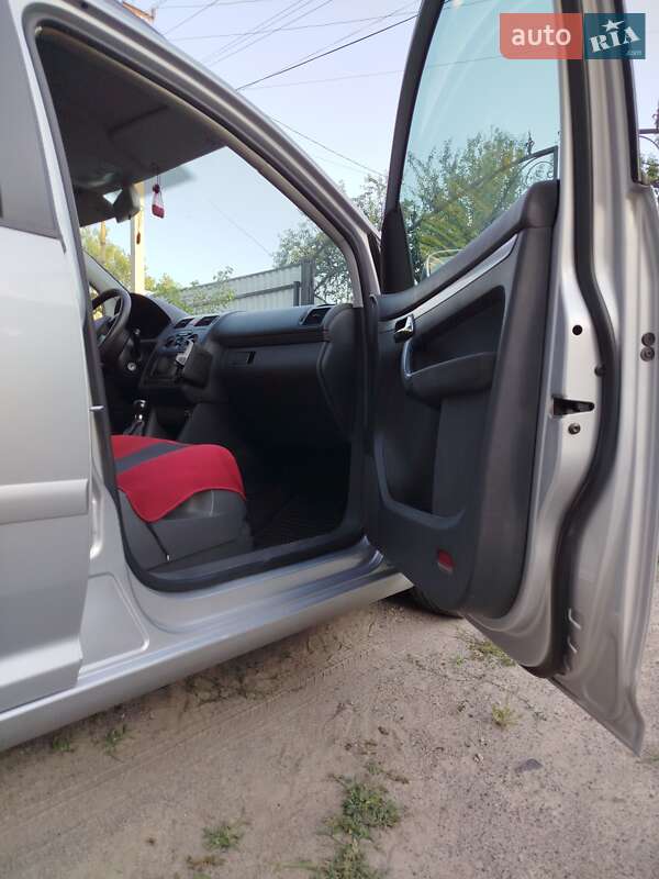 Минивэн Volkswagen Touran 2004 в Гайсине