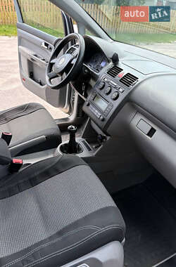 Минивэн Volkswagen Touran 2003 в 