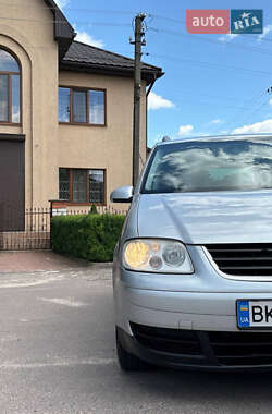 Минивэн Volkswagen Touran 2003 в 