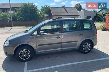 Минивэн Volkswagen Touran 2003 в Глыбокой