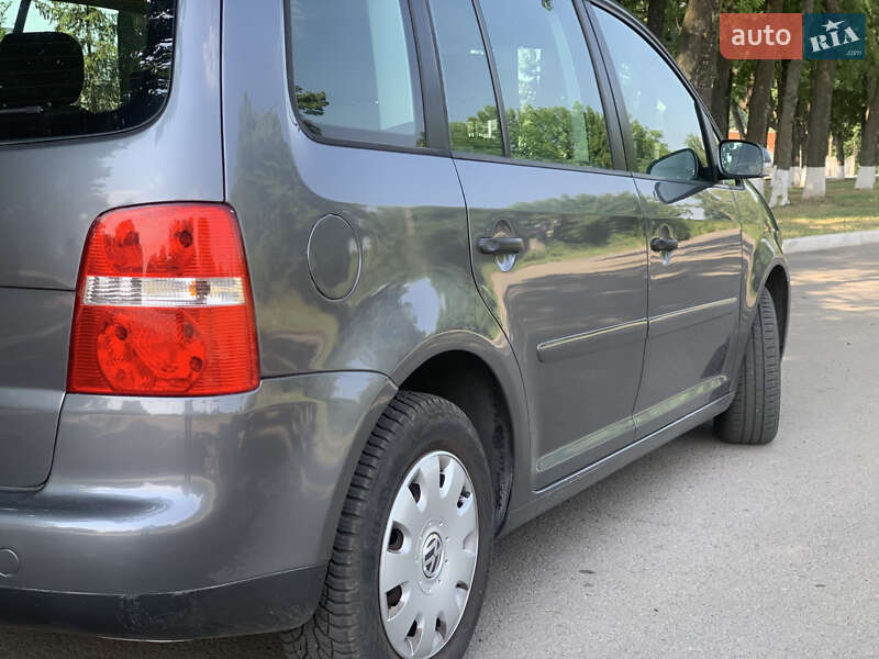 Минивэн Volkswagen Touran 2006 в Полтаве