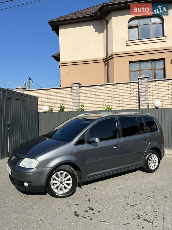 Минивэн Volkswagen Touran 2004 в Ивано-Франковске