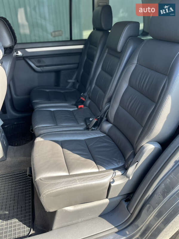 Минивэн Volkswagen Touran 2004 в Ивано-Франковске