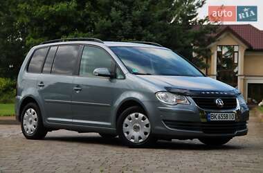 Минивэн Volkswagen Touran 2007 в Сарнах