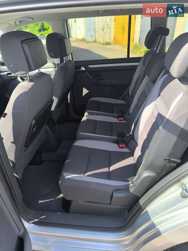 Минивэн Volkswagen Touran 2013 в Кривом Роге