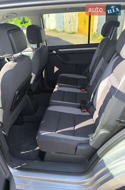 Мінівен Volkswagen Touran 2013 в 