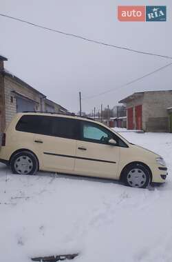 Минивэн Volkswagen Touran 2010 в Чернигове