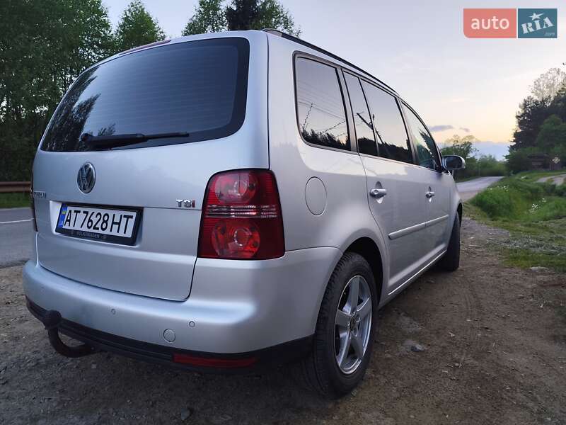 Мінівен Volkswagen Touran 2006 в Верховині