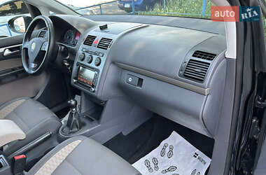 Минивэн Volkswagen Touran 2009 в 