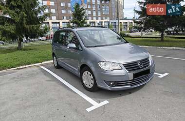 Минивэн Volkswagen Touran 2008 в Черновцах