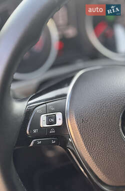 Микровэн Volkswagen Touran 2017 в 