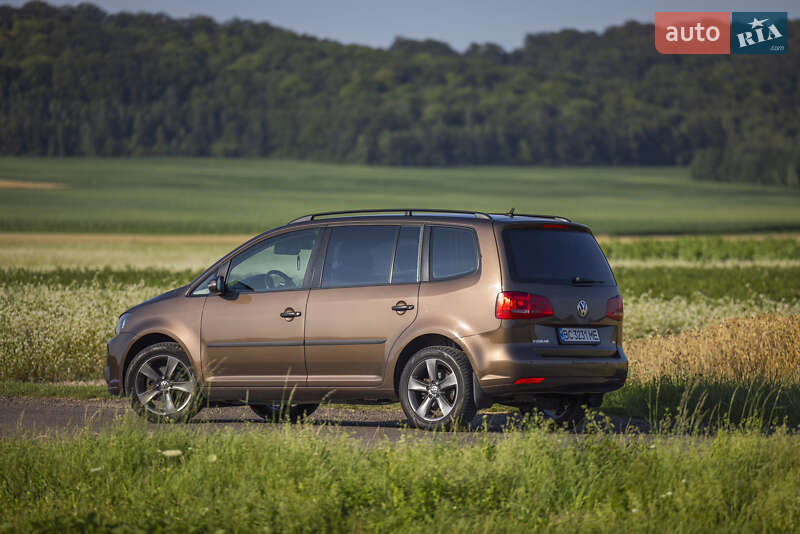 Мінівен Volkswagen Touran 2014 в Золочеві
