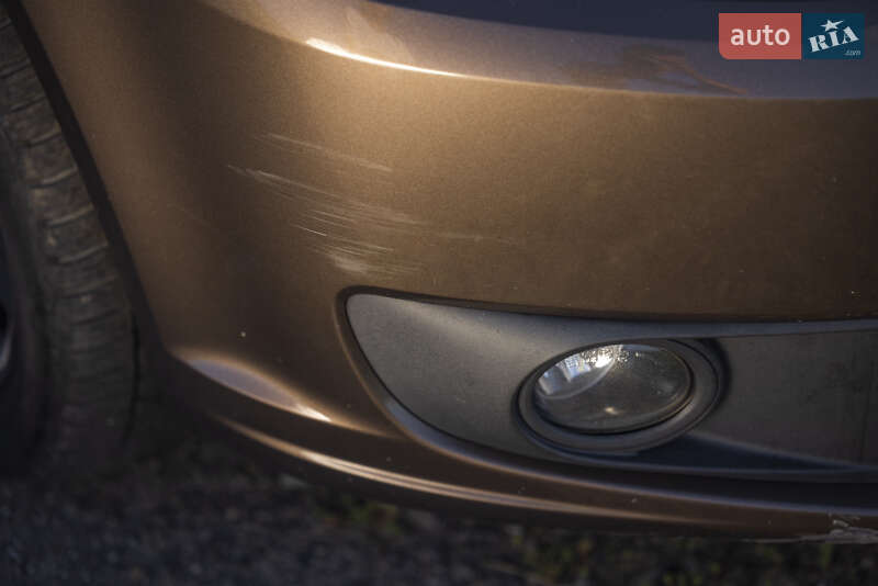 Мінівен Volkswagen Touran 2014 в Золочеві