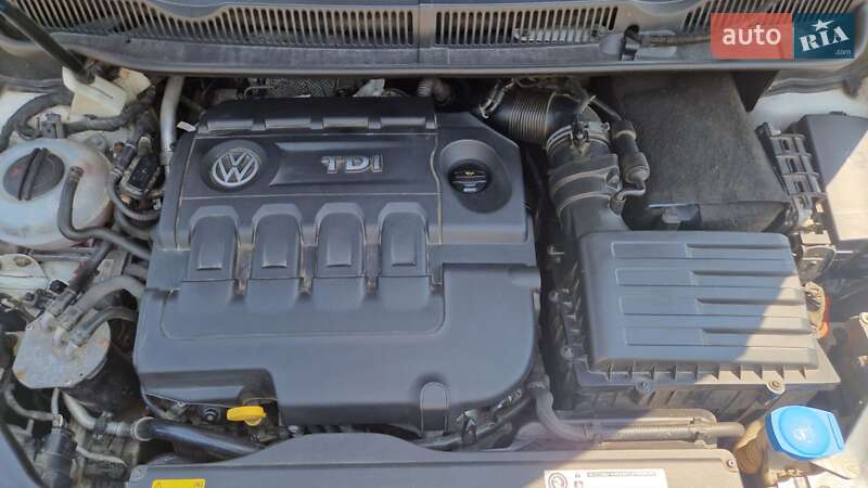 Микровэн Volkswagen Touran 2016 в Запорожье
