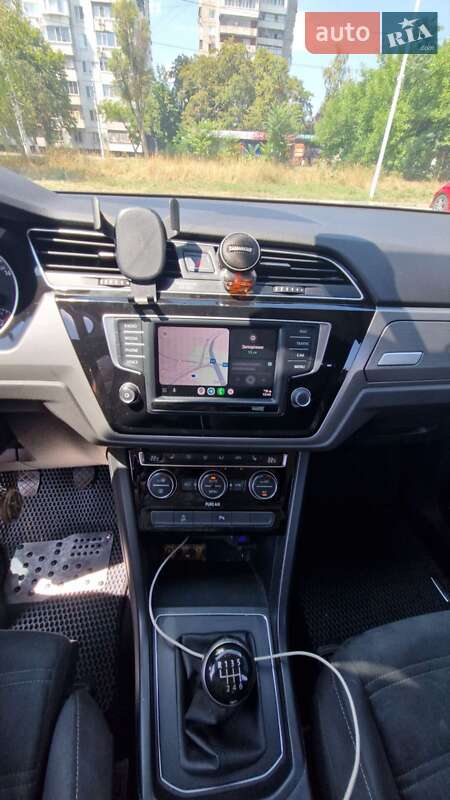 Микровэн Volkswagen Touran 2016 в Запорожье