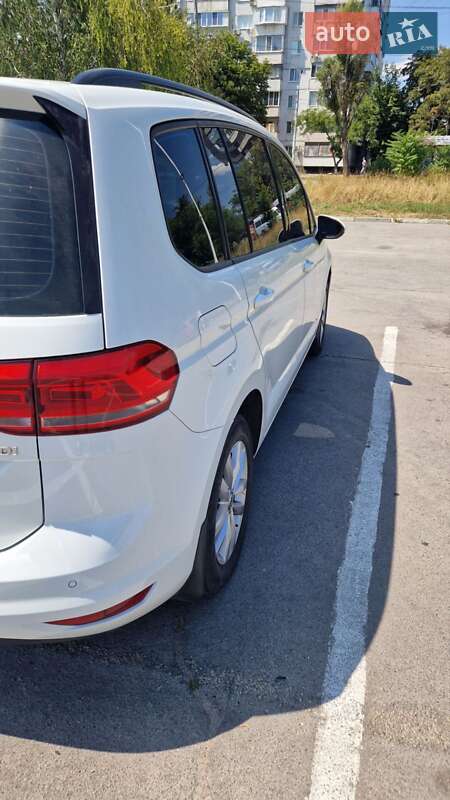 Микровэн Volkswagen Touran 2016 в Запорожье