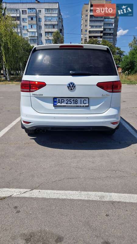 Микровэн Volkswagen Touran 2016 в Запорожье