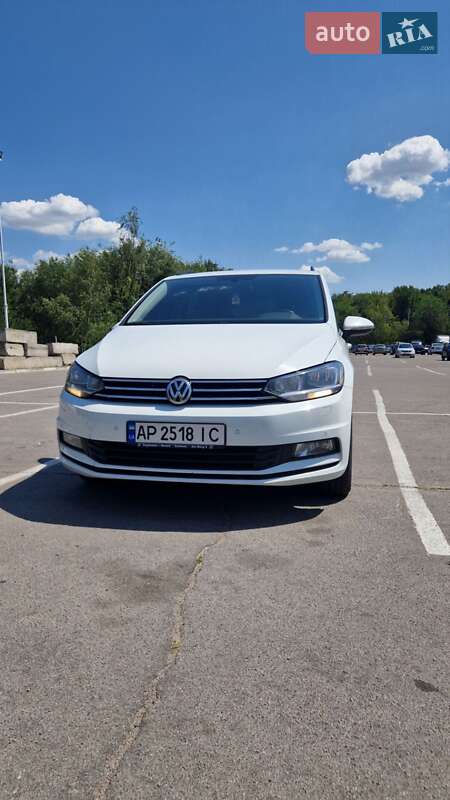 Микровэн Volkswagen Touran 2016 в Запорожье