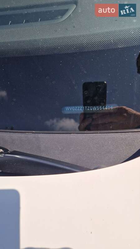Микровэн Volkswagen Touran 2016 в Запорожье