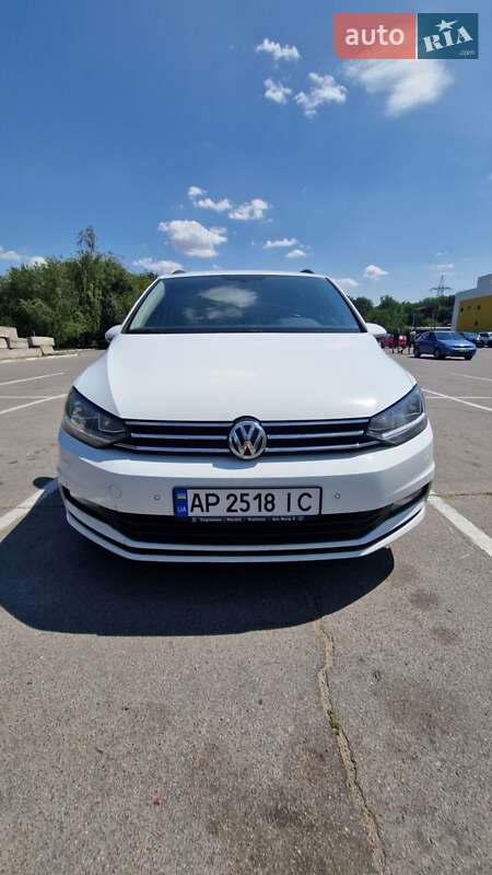 Микровэн Volkswagen Touran 2016 в Запорожье