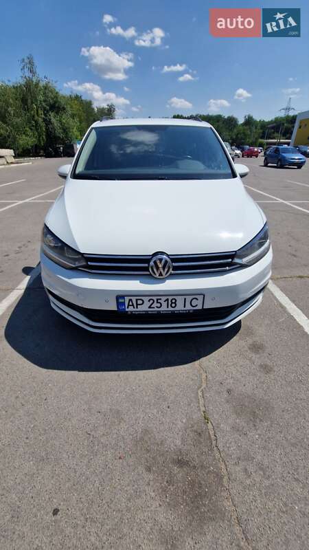 Микровэн Volkswagen Touran 2016 в Запорожье