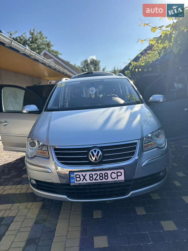 Минивэн Volkswagen Touran 2007 в Каменец-Подольском фото 9 Минивэн Volkswagen Touran 2007 в Каменец-Подольском
