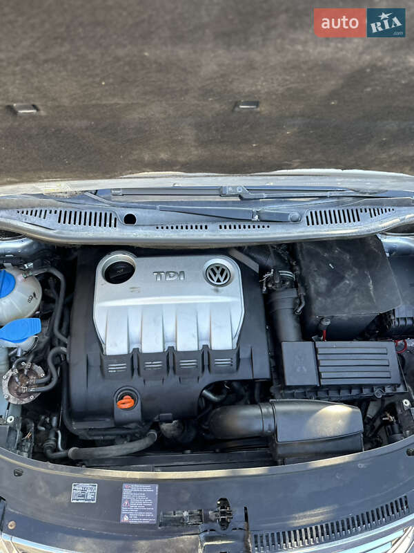 Минивэн Volkswagen Touran 2007 в Каменец-Подольском фото 23 Минивэн Volkswagen Touran 2007 в Каменец-Подольском