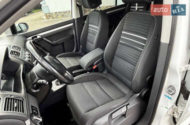 Мінівен Volkswagen Touran 2014 в 