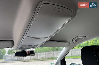 Мінівен Volkswagen Touran 2014 в 