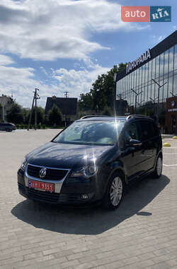 Мінівен Volkswagen Touran 2010 в Ківерцях