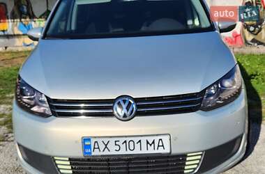 Минивэн Volkswagen Touran 2011 в Лозовой