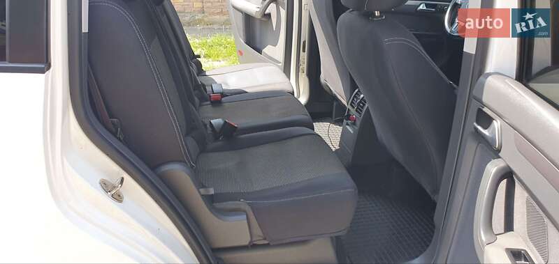 Мінівен Volkswagen Touran 2012 в Івано-Франківську