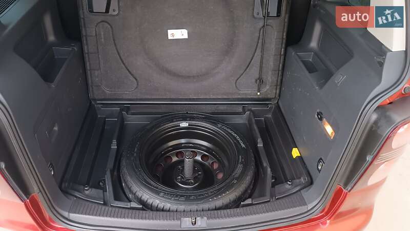 Мінівен Volkswagen Touran 2007 в Дунаївцях