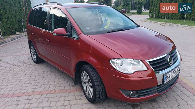 Мінівен Volkswagen Touran 2007 в Дунаївцях