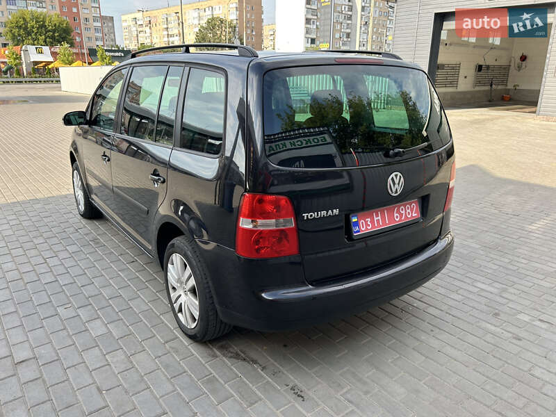 Минивэн Volkswagen Touran 2004 в Александрие