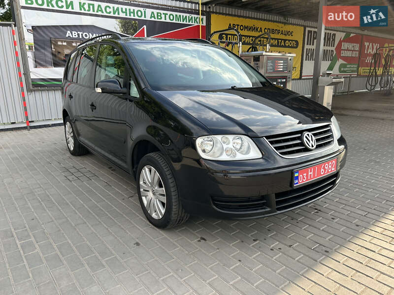 Минивэн Volkswagen Touran 2004 в Александрие