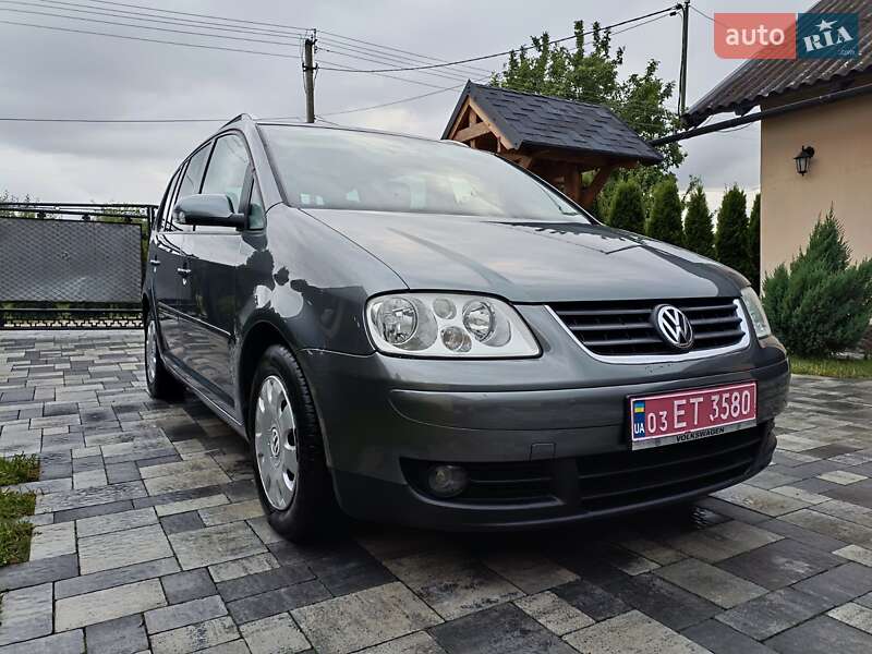 Минивэн Volkswagen Touran 2004 в Косове