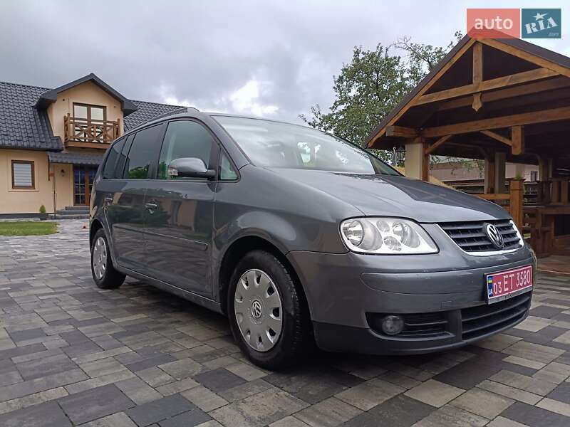 Минивэн Volkswagen Touran 2004 в Косове