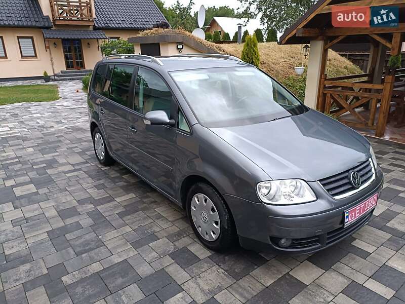 Минивэн Volkswagen Touran 2004 в Косове