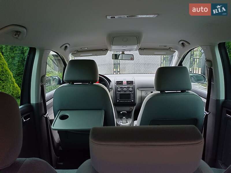Минивэн Volkswagen Touran 2004 в Косове