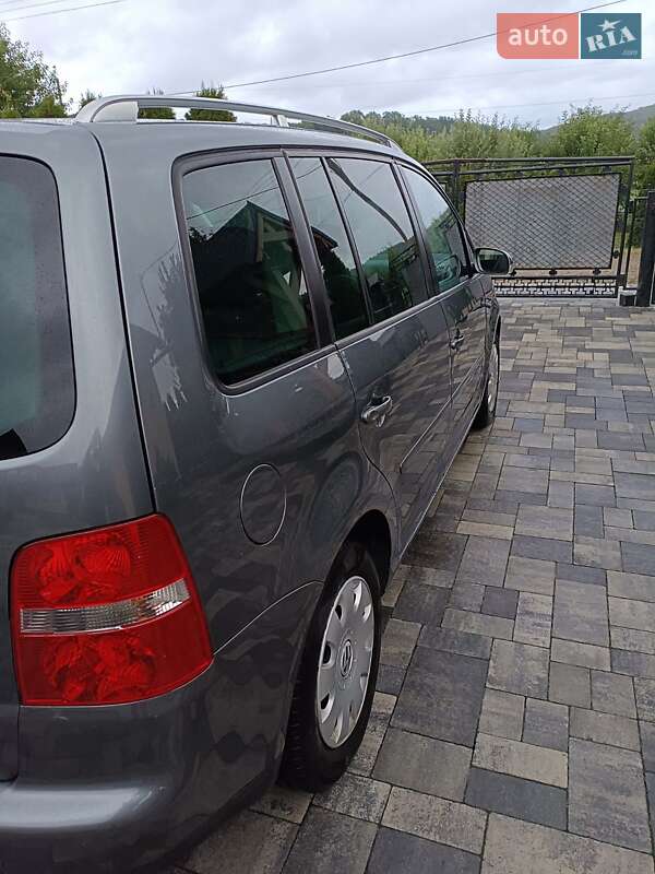 Минивэн Volkswagen Touran 2004 в Косове