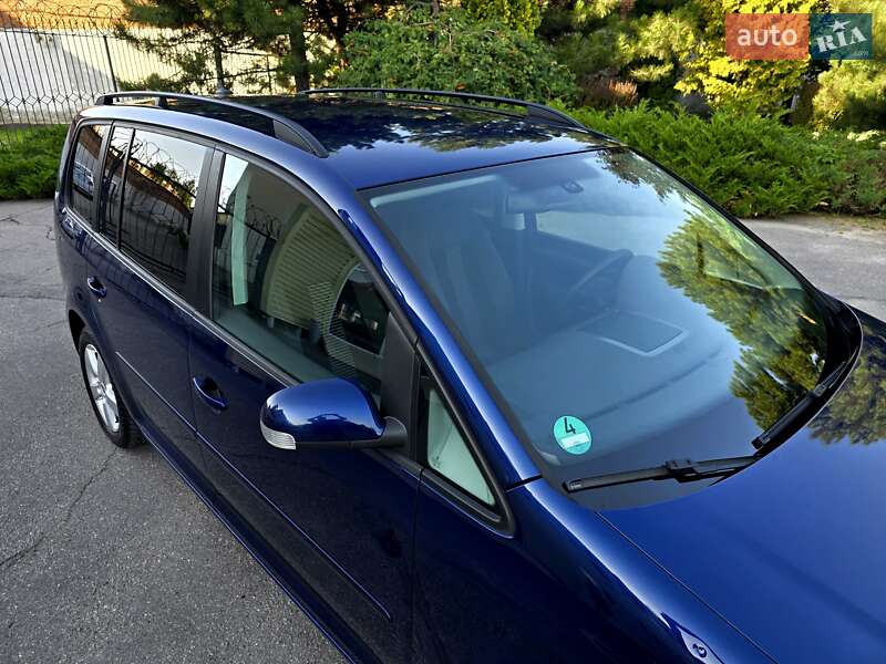 Мінівен Volkswagen Touran 2009 в Полтаві