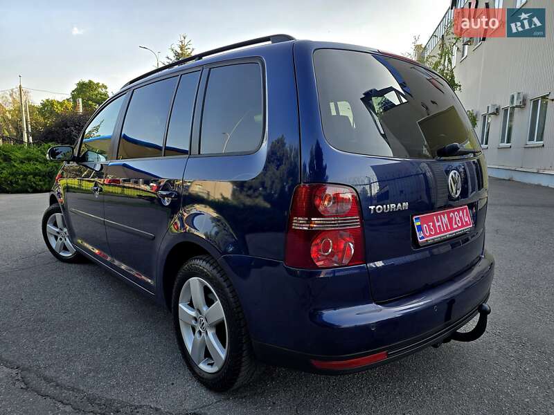 Мінівен Volkswagen Touran 2009 в Полтаві