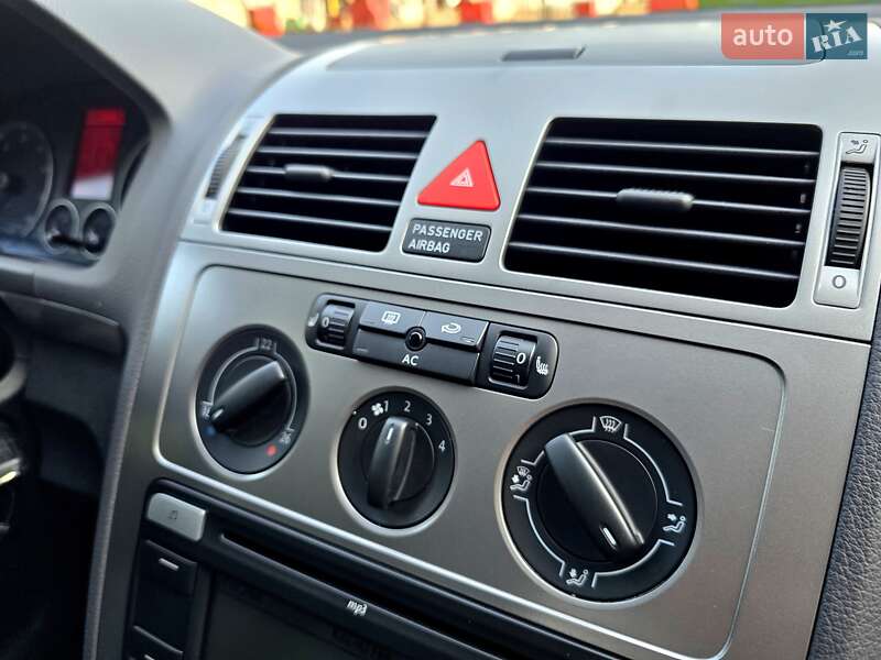 Мінівен Volkswagen Touran 2009 в Полтаві
