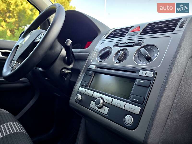 Мінівен Volkswagen Touran 2009 в Полтаві