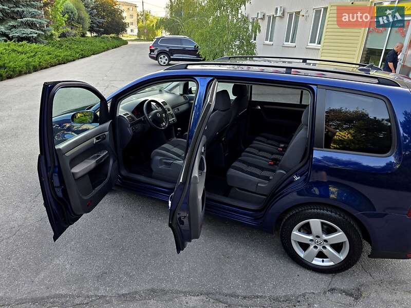 Мінівен Volkswagen Touran 2009 в Полтаві