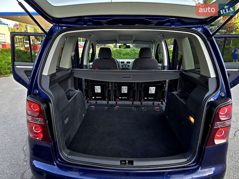Мінівен Volkswagen Touran 2009 в Полтаві