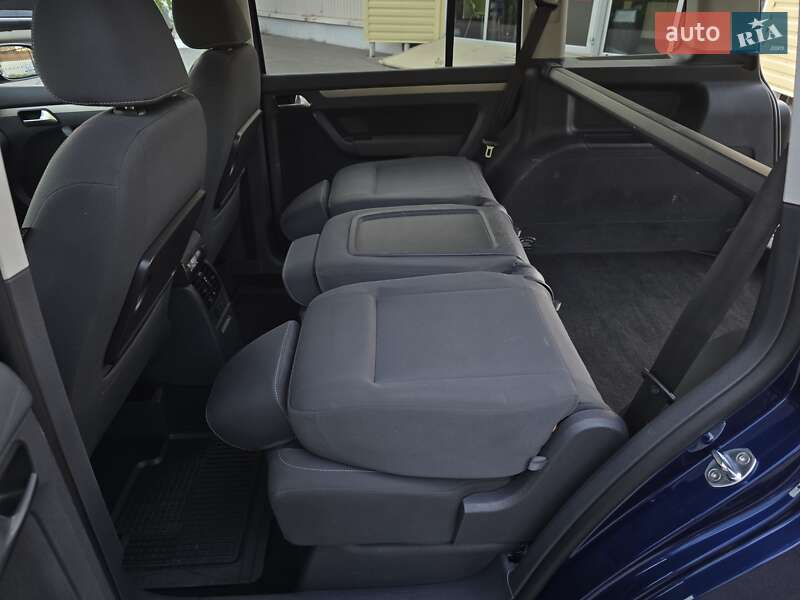 Мінівен Volkswagen Touran 2009 в Полтаві