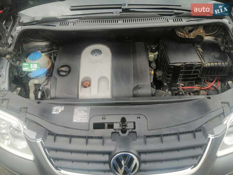 Мінівен Volkswagen Touran 2005 в Києві фото 2 Мінівен Volkswagen Touran 2005 в Києві