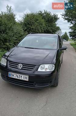 Минивэн Volkswagen Touran 2004 в Дубно